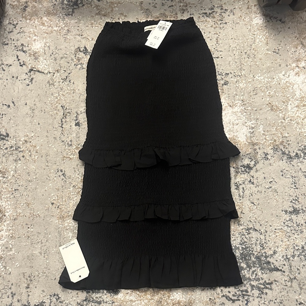 GIFTABLE NWT Black Ruffle Skirt